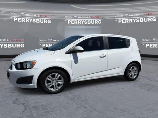 Summit White 2015 Chevrolet Sonic LT