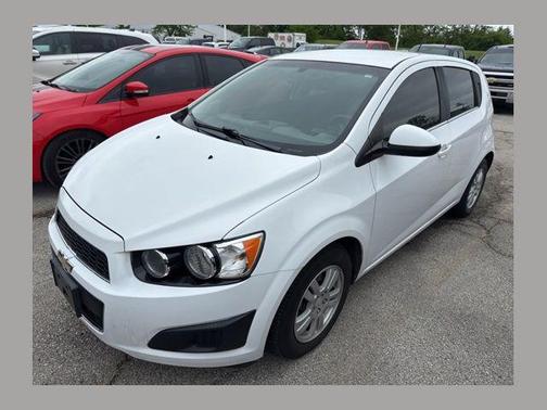 Summit White 2015 Chevrolet Sonic LT