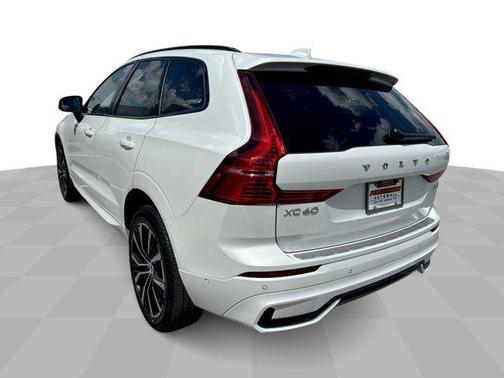2025 Volvo XC60 B5 Plus