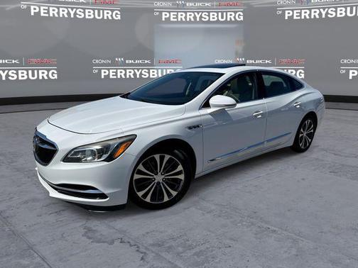 Summit White 2018 Buick LaCrosse Essence