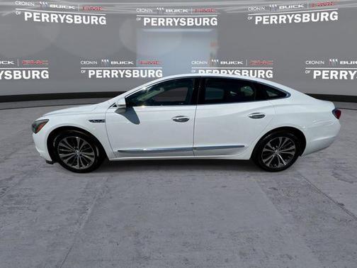 Summit White 2018 Buick LaCrosse Essence