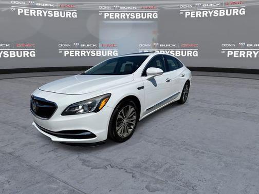 Summit White 2018 Buick LaCrosse Essence
