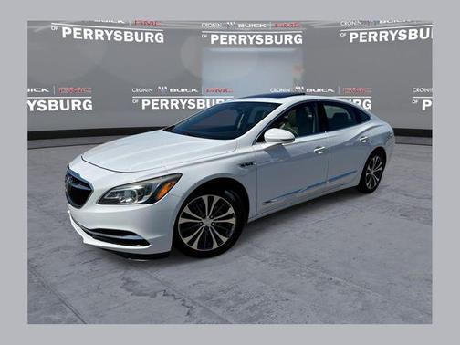 Summit White 2018 Buick LaCrosse Essence