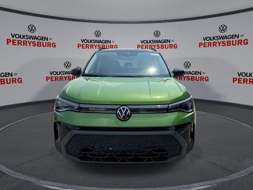 2025 Volkswagen Taos 1.5T SE Black