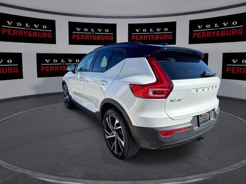 2021 Volvo XC40 T5 R-Design