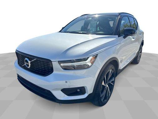 2021 Volvo XC40 T5 R-Design