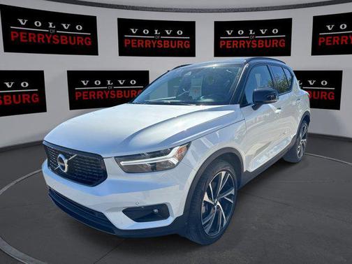 2021 Volvo XC40 T5 R-Design