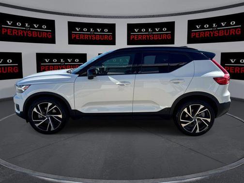 2021 Volvo XC40 T5 R-Design