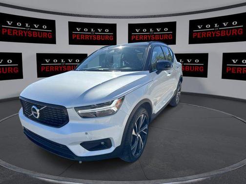 2021 Volvo XC40 T5 R-Design