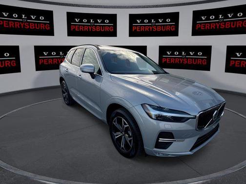 2022 Volvo XC60 B5 Momentum