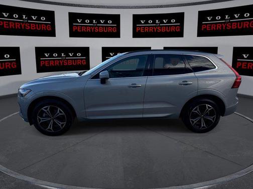 2022 Volvo XC60 B5 Momentum