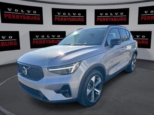 2026 Volvo XC40 B5 Plus