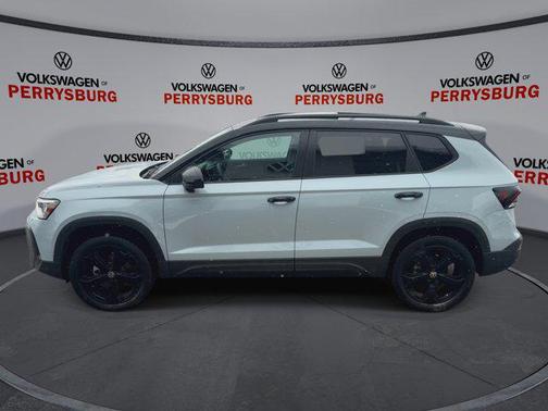 2025 Volkswagen Taos 1.5T SE Black