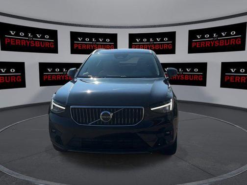 2024 Volvo XC40 B5 Plus Bright Theme