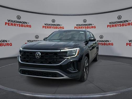 deep black pearl 2026 Volkswagen Atlas Cross Sport 2.0T SE w/Technology 4MOTION