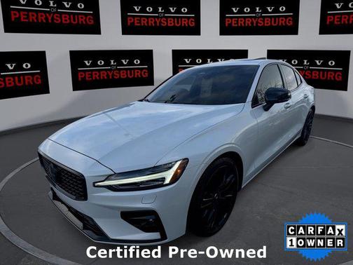 2023 Volvo S60 B5 Plus Black Edition