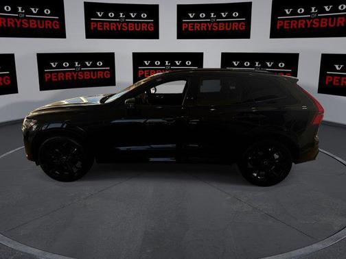2026 Volvo XC60 B5 Ultra Black Edition