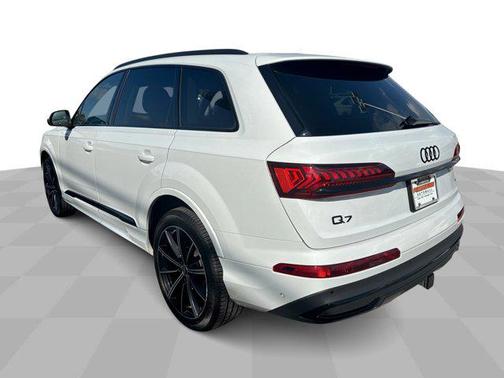 2023 Audi Q7 55 Premium Plus