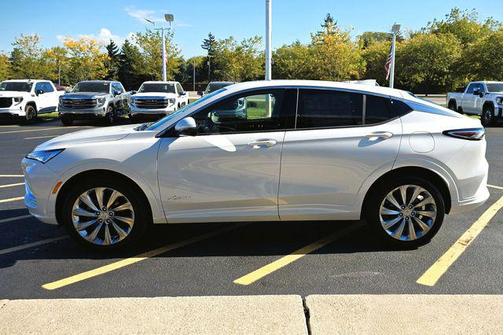 White Frost Tricoat 2026 Buick Envista Avenir FWD