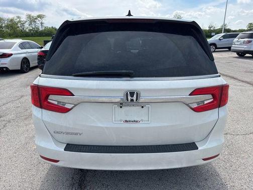 White Diamond Pearl 2018 Honda Odyssey EX-L
