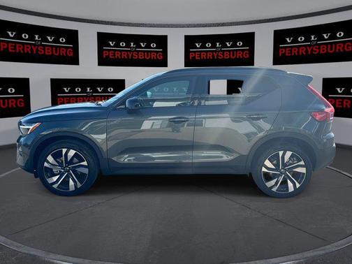 2026 Volvo XC40 B5 Ultra