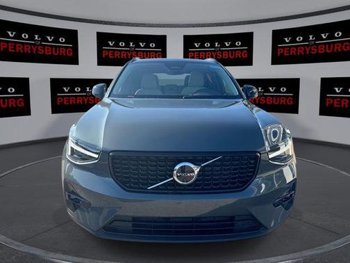 2026 Volvo XC40 B5 Ultra