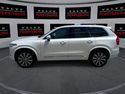 2025 Volvo XC90 B5 Core