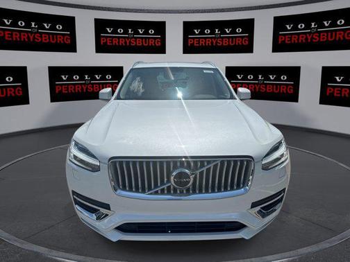 2025 Volvo XC90 B5 Core