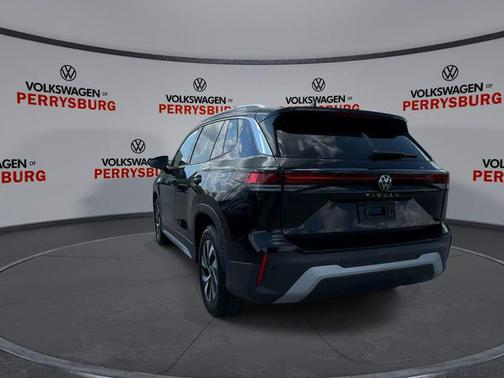 deep black pearl 2026 Volkswagen Tiguan 2.0T S