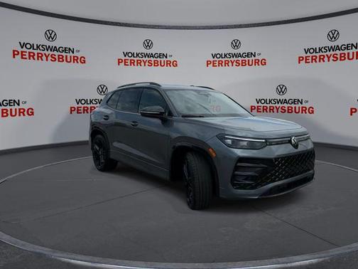 platinum gray metallic 2026 Volkswagen Tiguan 2.0T SE R-Line Black