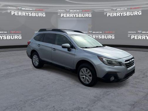 Ice Silver Metallic 2018 Subaru Outback 2.5i Premium