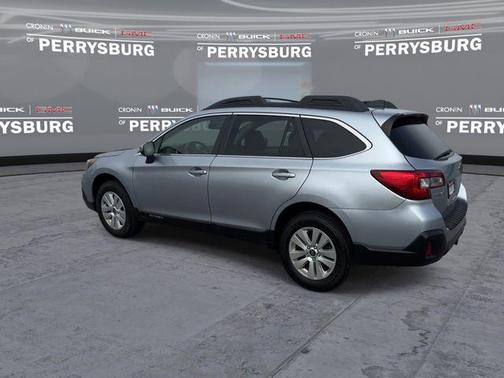 Ice Silver Metallic 2018 Subaru Outback 2.5i Premium