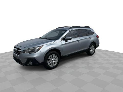 Ice Silver Metallic 2018 Subaru Outback 2.5i Premium