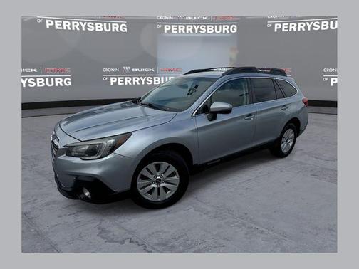 Ice Silver Metallic 2018 Subaru Outback 2.5i Premium