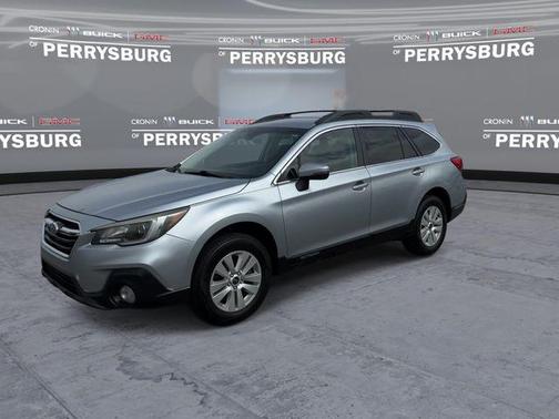 Ice Silver Metallic 2018 Subaru Outback 2.5i Premium