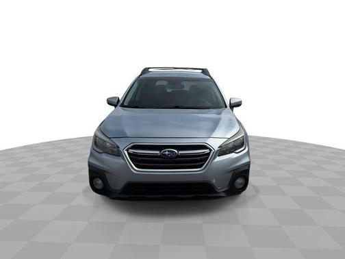 Ice Silver Metallic 2018 Subaru Outback 2.5i Premium