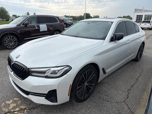 Mineral White Metallic 2021 BMW 530 xDrive