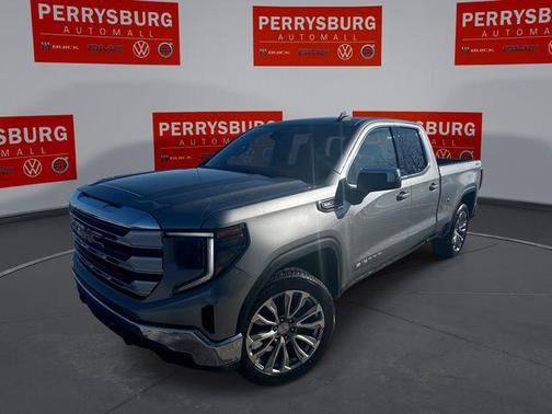 Sterling Metallic 2023 GMC Sierra 1500 SLE