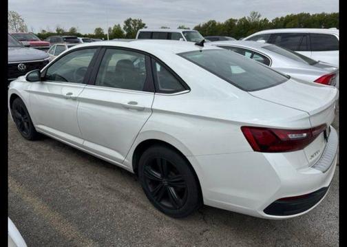 Opal White Pearl 2023 Volkswagen Jetta 1.5T SE