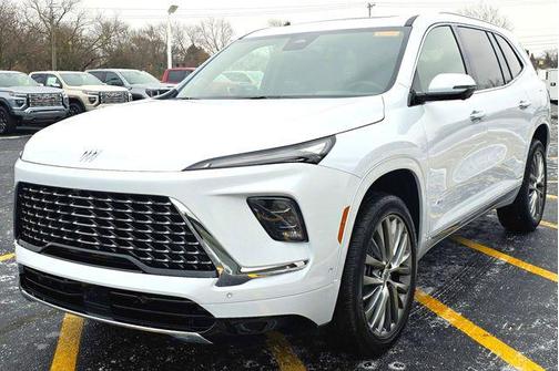 iridescent white tricoat 2026 Buick Enclave Avenir