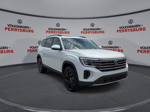 Opal White Pearl 2026 Volkswagen Atlas 2.0T SE w/Technology 4MOTION