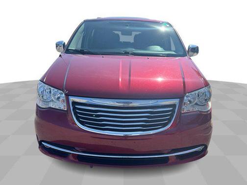 2016 Chrysler Town & Country Touring-L