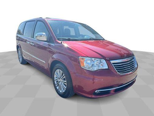 2016 Chrysler Town & Country Touring-L