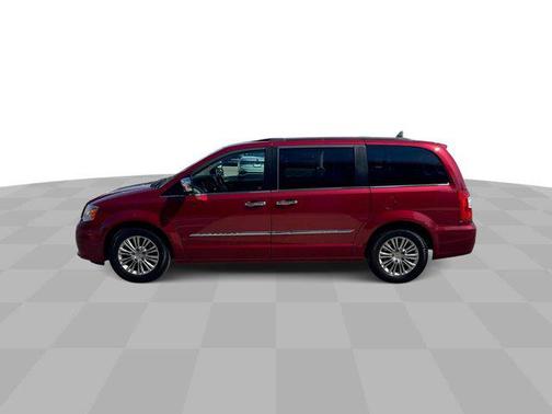 2016 Chrysler Town & Country Touring-L