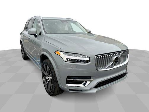 2025 Volvo XC90 Plug-In Hybrid T8 Plus 7-Seater