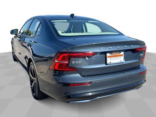 2023 Volvo S60 B5 Plus Dark Theme