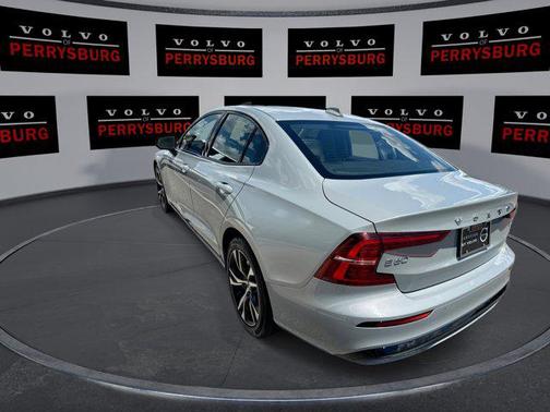 2025 Volvo S60 B5 Core