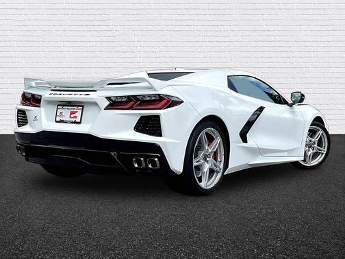 Arctic White 2023 Chevrolet Corvette Stingray w/3LT