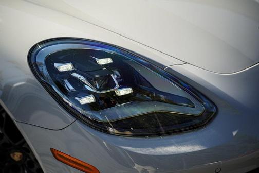 2022 Porsche Panamera Base