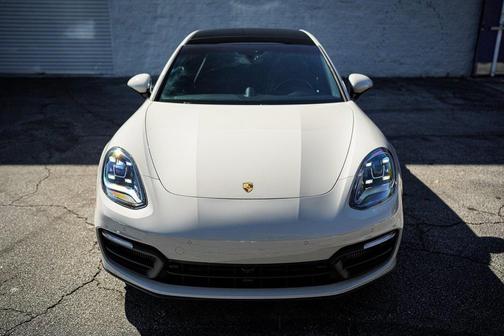 2022 Porsche Panamera Base